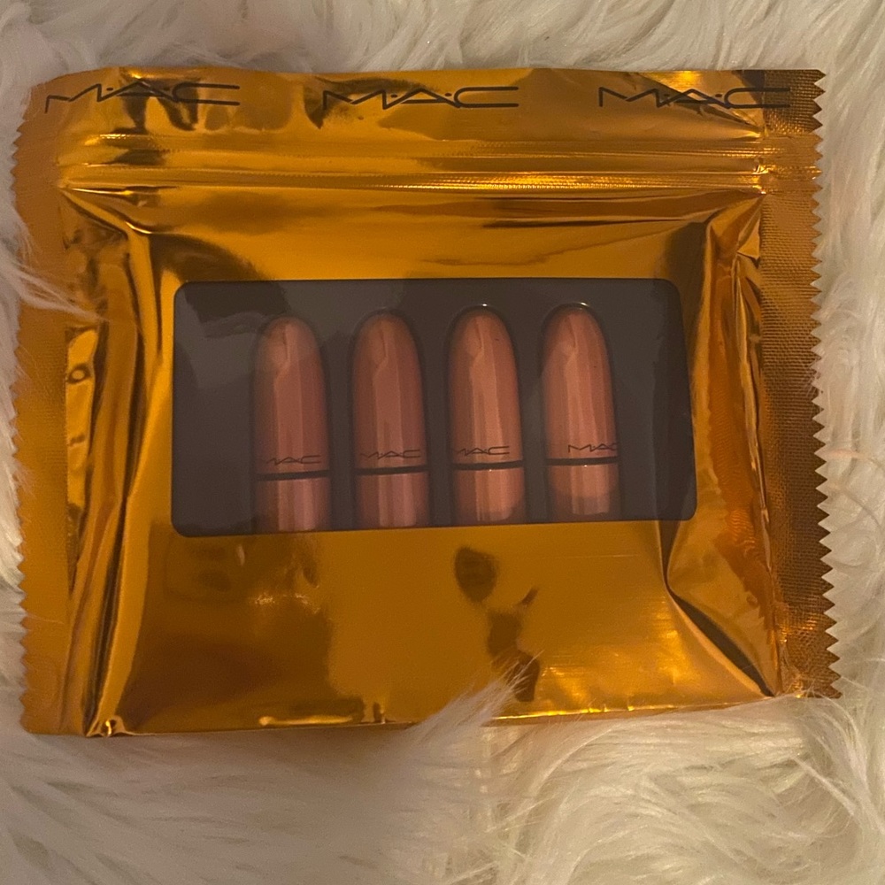 ✨ 🌟 Host Pick🌟 ✨ MAC Shiny pretty things party